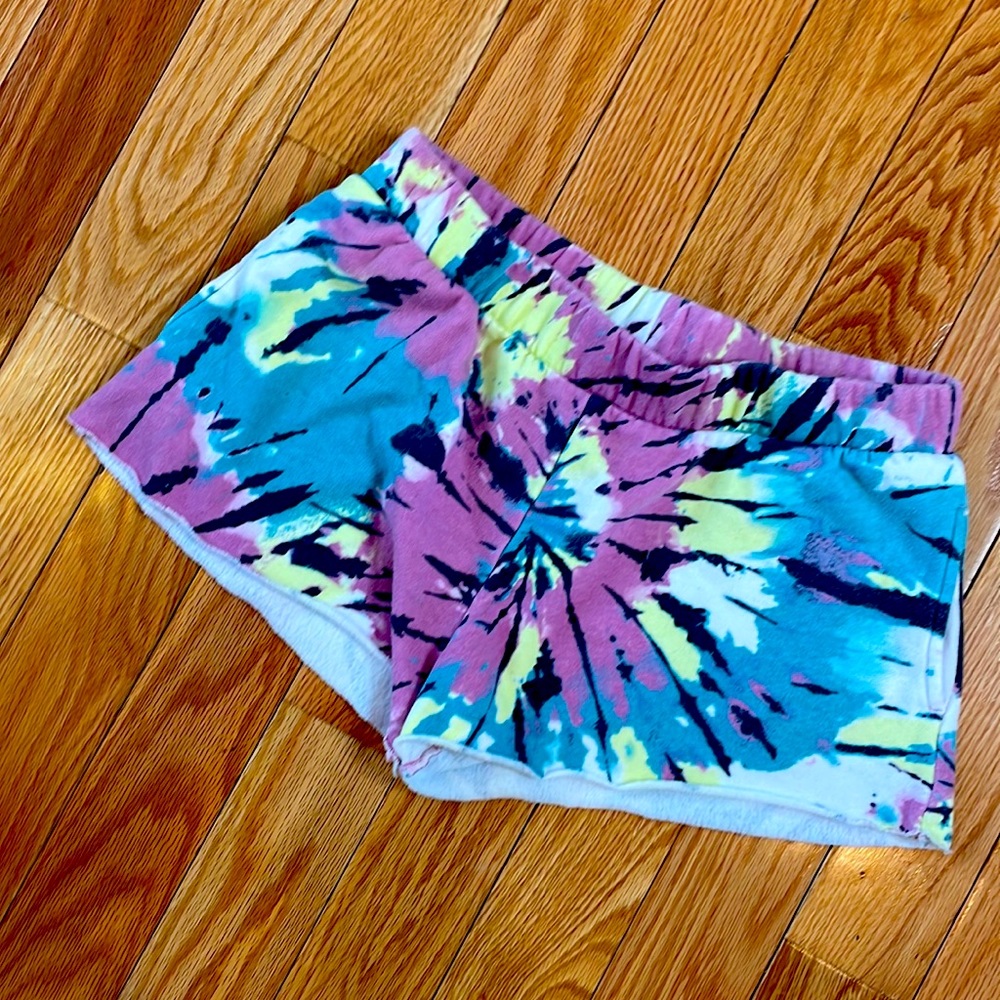 Tie-dye shorts. XS. Soft.